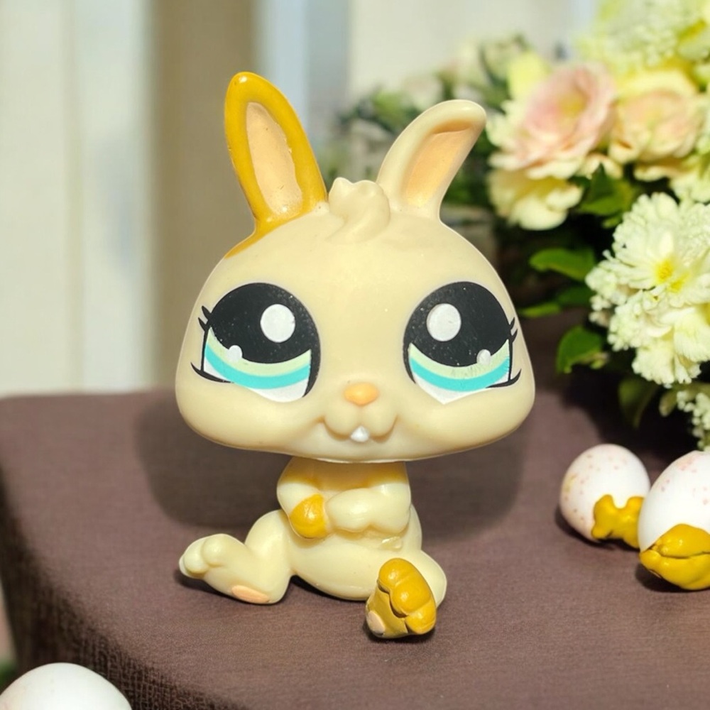 Littlest Pet Shop # 1372 Tan & Brown Dwarf Lop Eared Bunny Rabbit With Blue Eyes